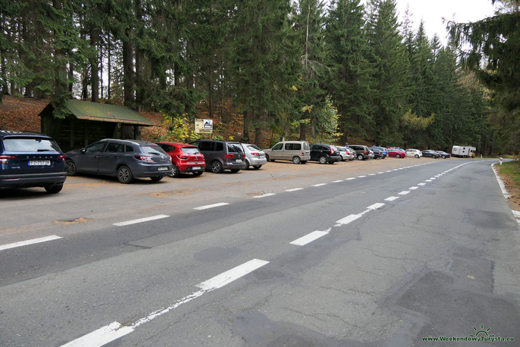 Parking przy Zakręcie Śmierci od stony Świeradowa