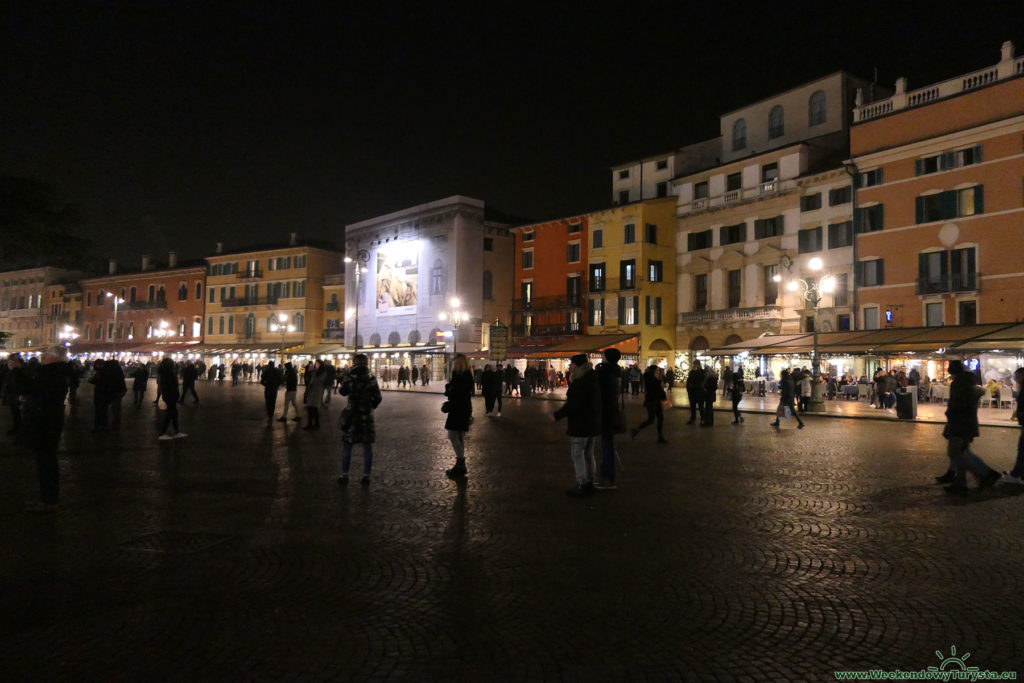 Werona nocą - stare miasto