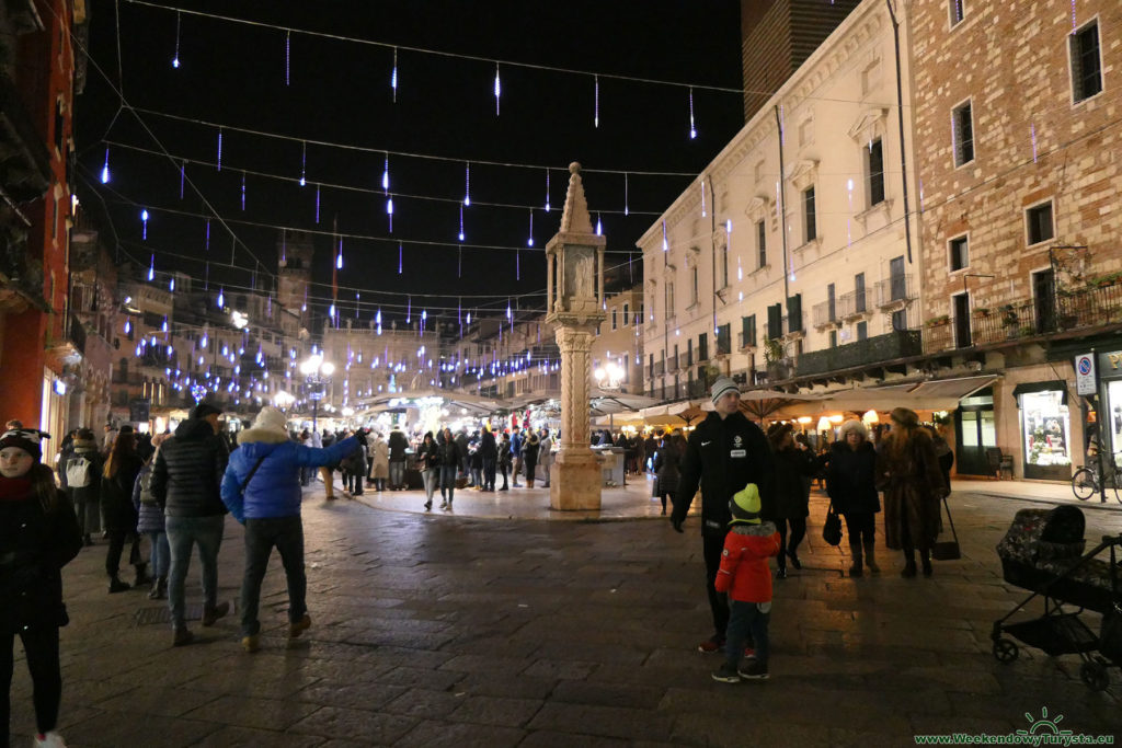 Werona nocą - Piazza Delle Erbe