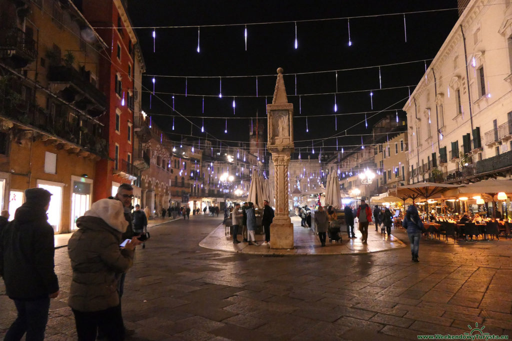 Werona nocą - Piazza Delle Erbe