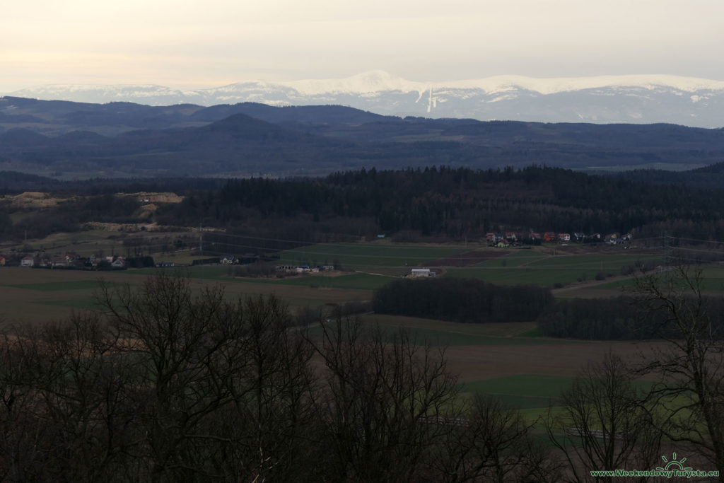 Widok na Karkonosze i Śnieżkę