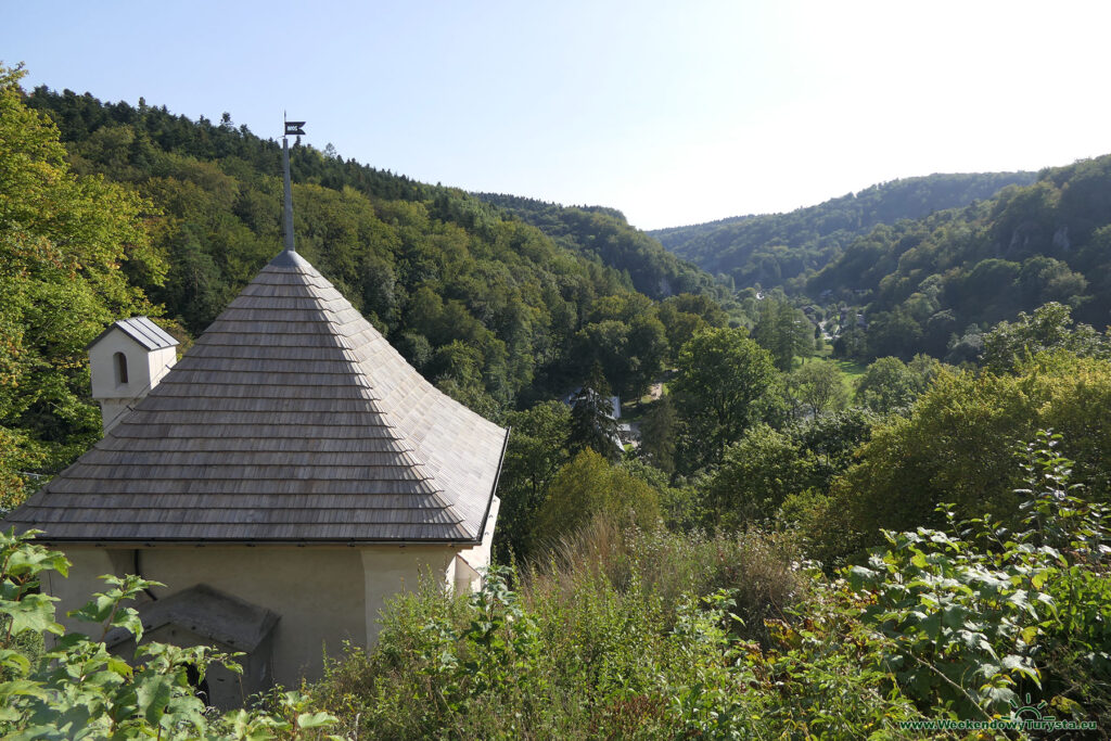 Ojcowski Park Narodowy - Zamek w Ojcowie - widok na dolinę Prądnika