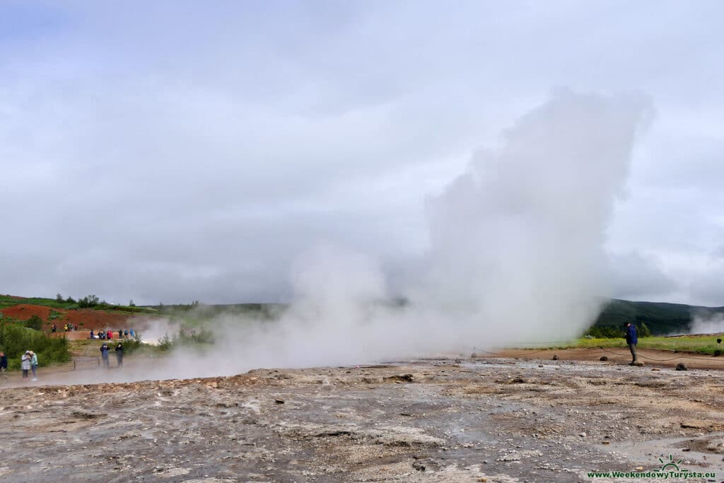 Geysyr - gorące źródła i czynny gejzer Strokkur