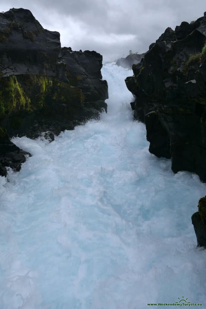 Wodospad Hlauptungufoss na Islandii