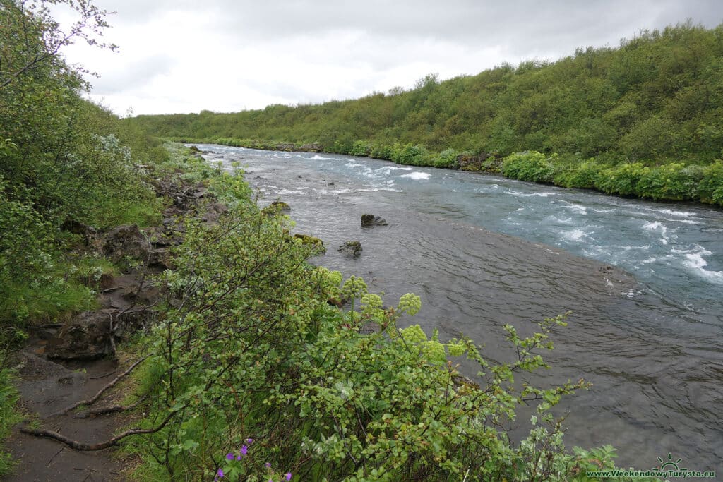 Szlak do wodospadu Bruararfoss