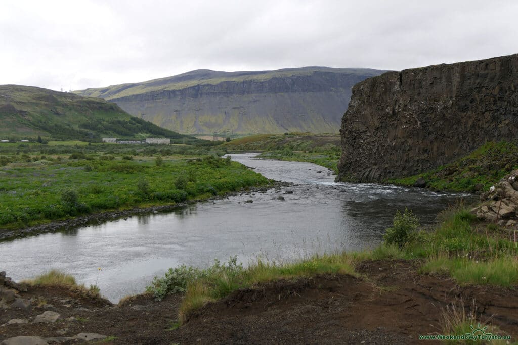 Wodospad Hjálparfoss na Islandii