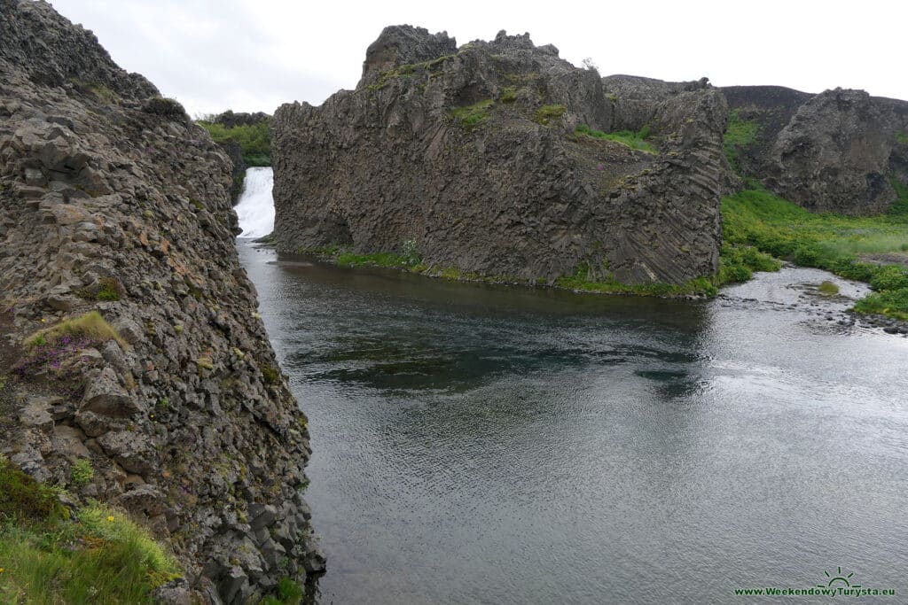 Wodospad Hjálparfoss na Islandii