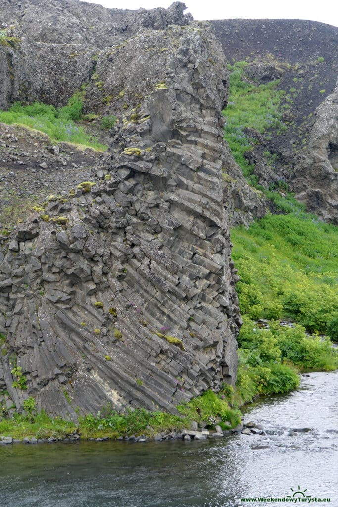 Wodospad Hjálparfoss na Islandii