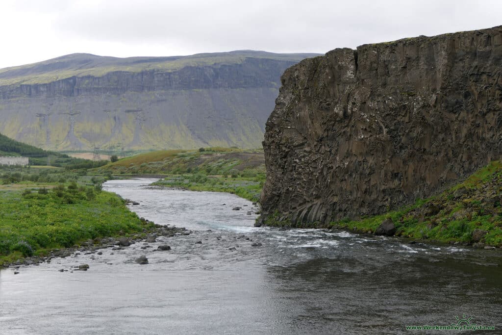 Wodospad Hjálparfoss na Islandii