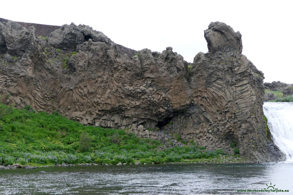 Wodospad Hjálparfoss na Islandii