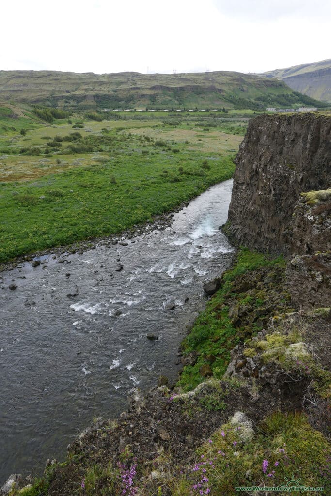 Wodospad Hjálparfoss na Islandii