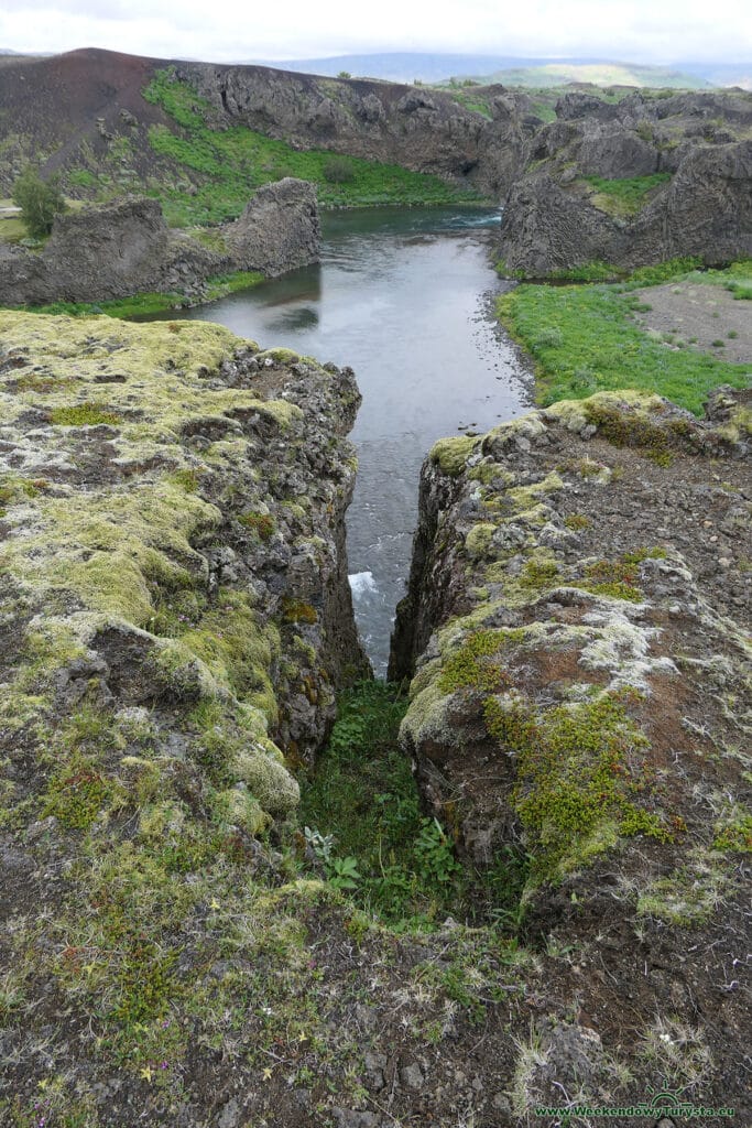 Wodospad Hjálparfoss na Islandii