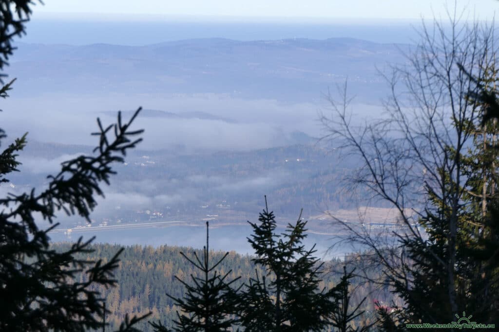 Ścieżki poza szlakiem w Karkonoszach - widok na Sosnówkę