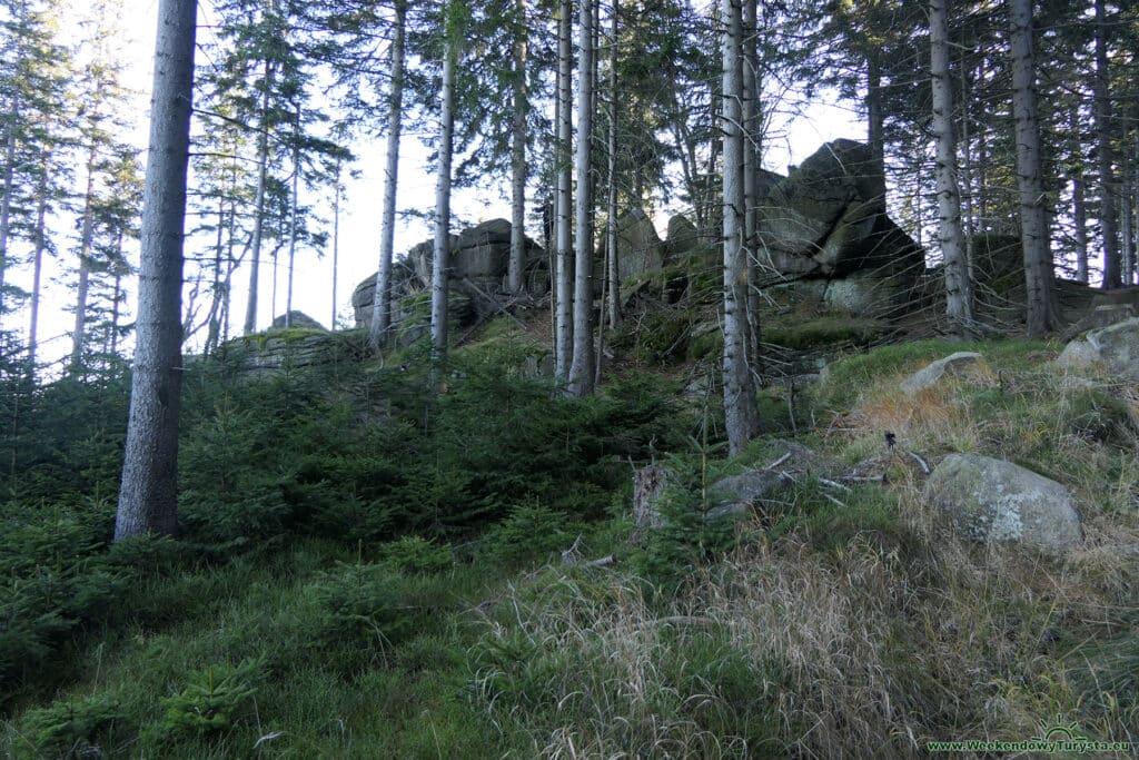 Ścieżki poza szlakiem w Karkonoszach - Zamkowe Skały