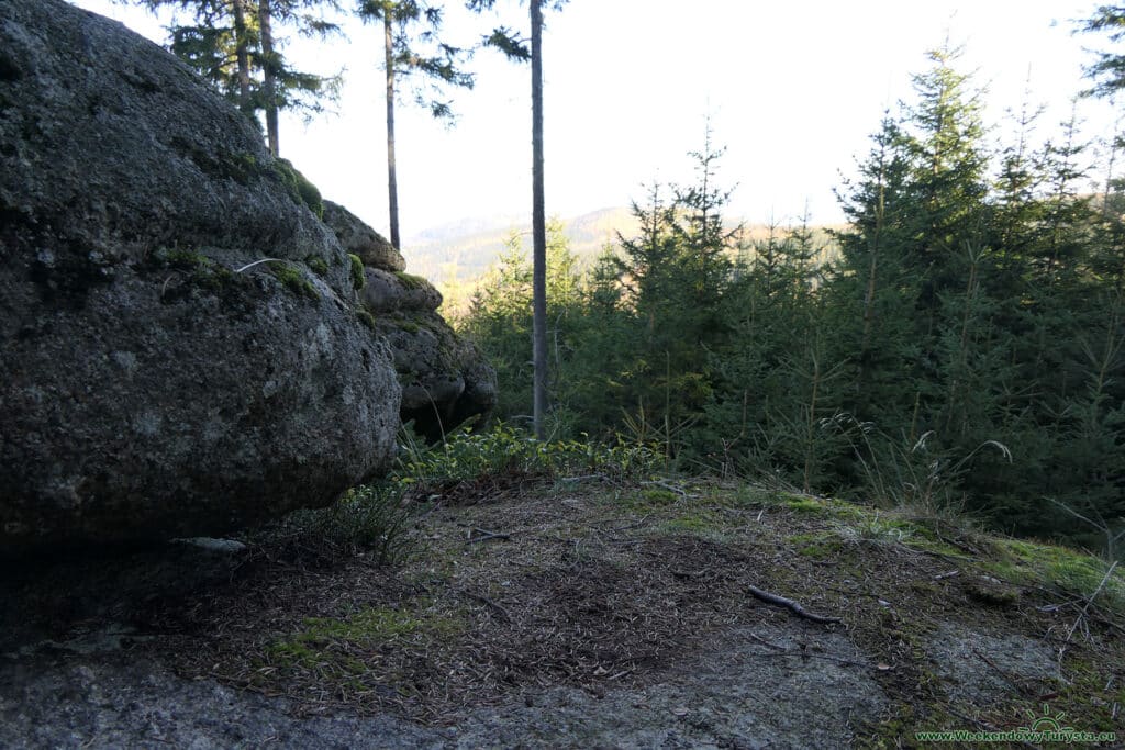 Ścieżki poza szlakiem w Karkonoszach - Zamkowe Skały