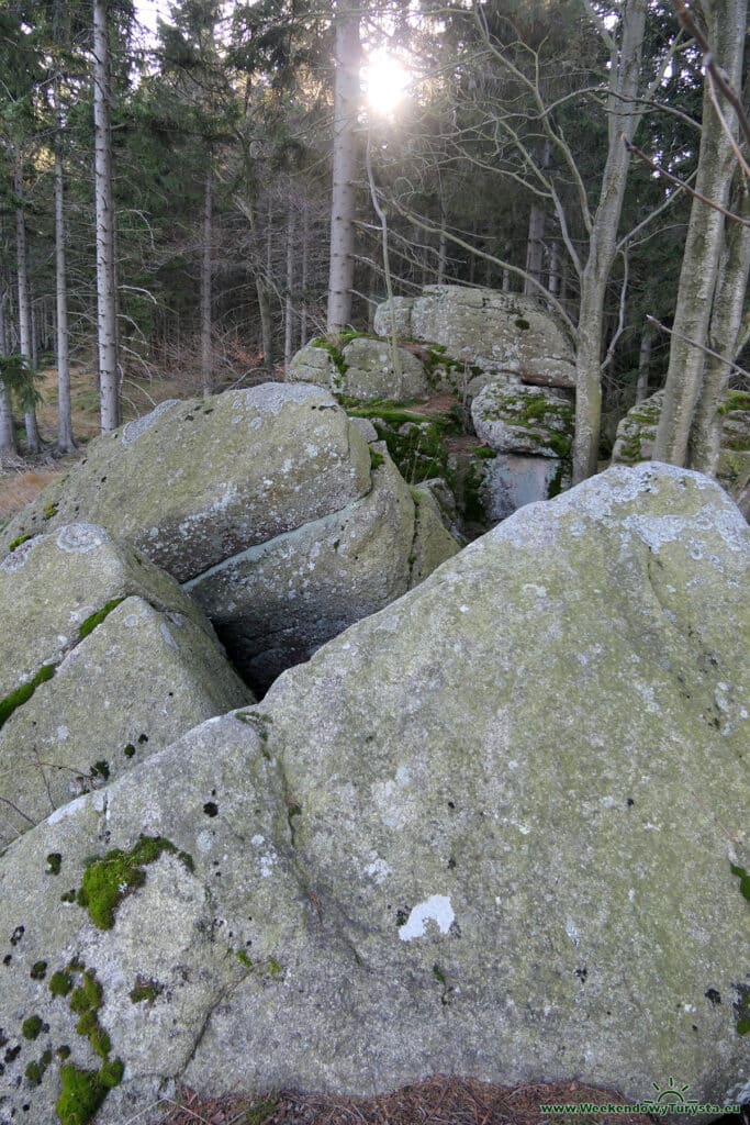 Ścieżki poza szlakiem w Karkonoszach - Zamkowe Skały