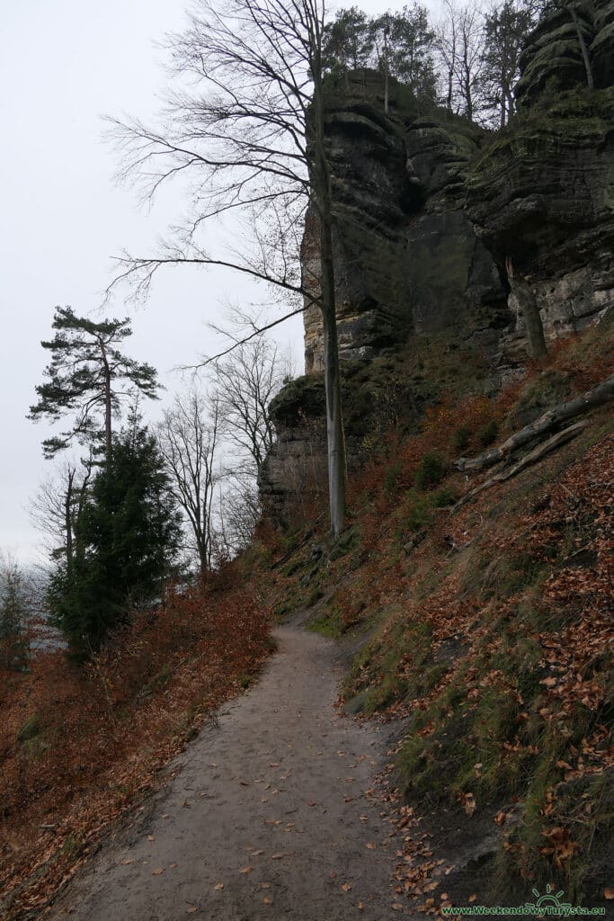 Park Narodowy Czeska Szwajcaria - czerwony szlak do Pravcickiej Bramy