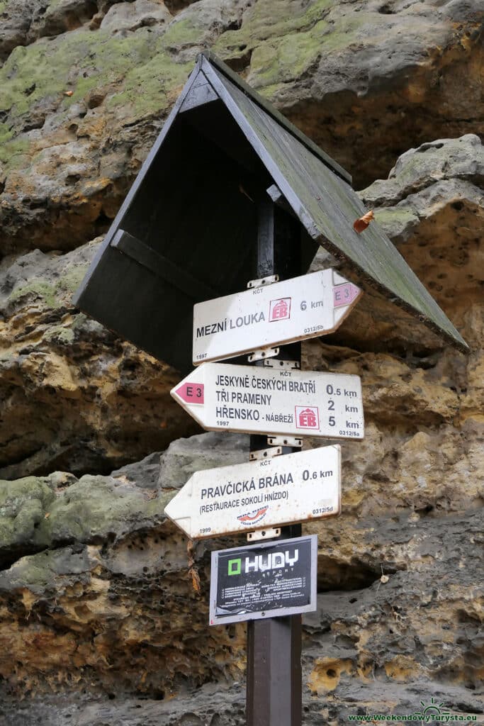 Park Narodowy Czeska Szwajcaria - czerwony szlak do Pravcickiej Bramy