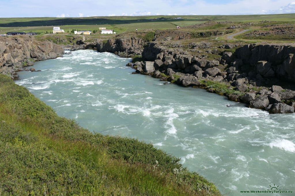 Wodospad Godafoss na rzece Skjálfandafljót - Islandia Północna