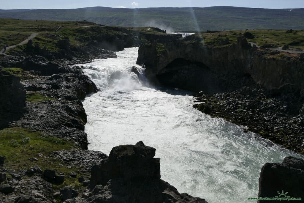 Wodospad Godafoss na rzece Skjálfandafljót - Islandia Północna