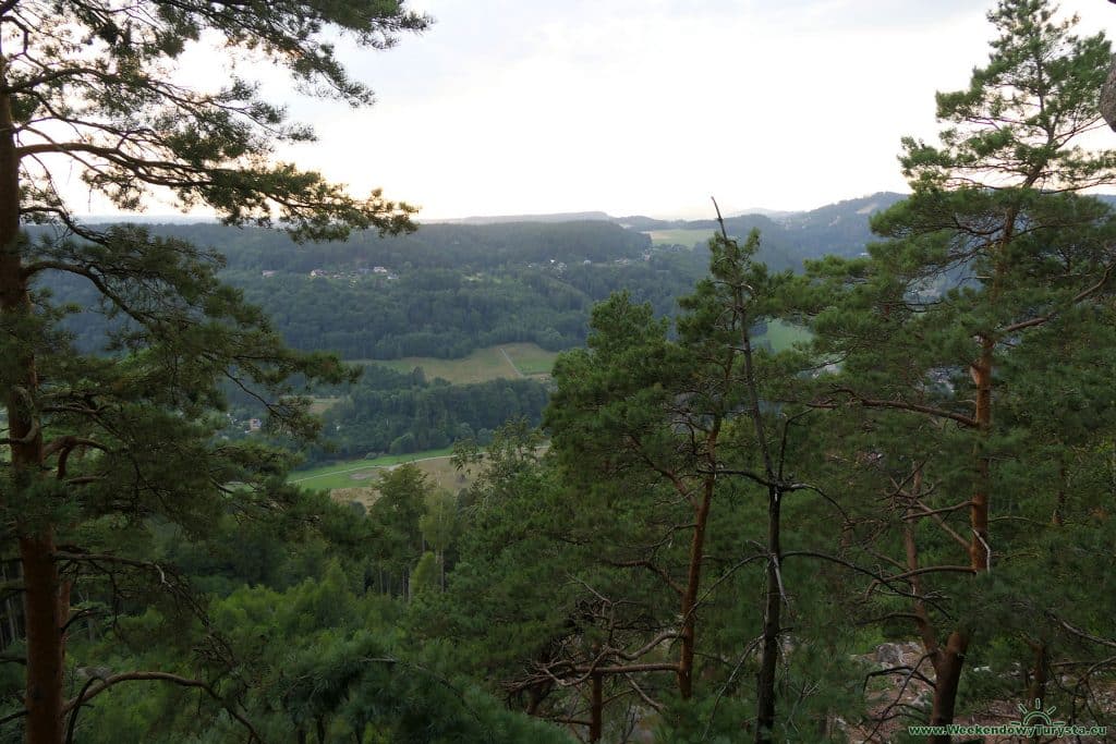 Szlaki po skalnym mieście Besedickie Skały - punkty widokowe