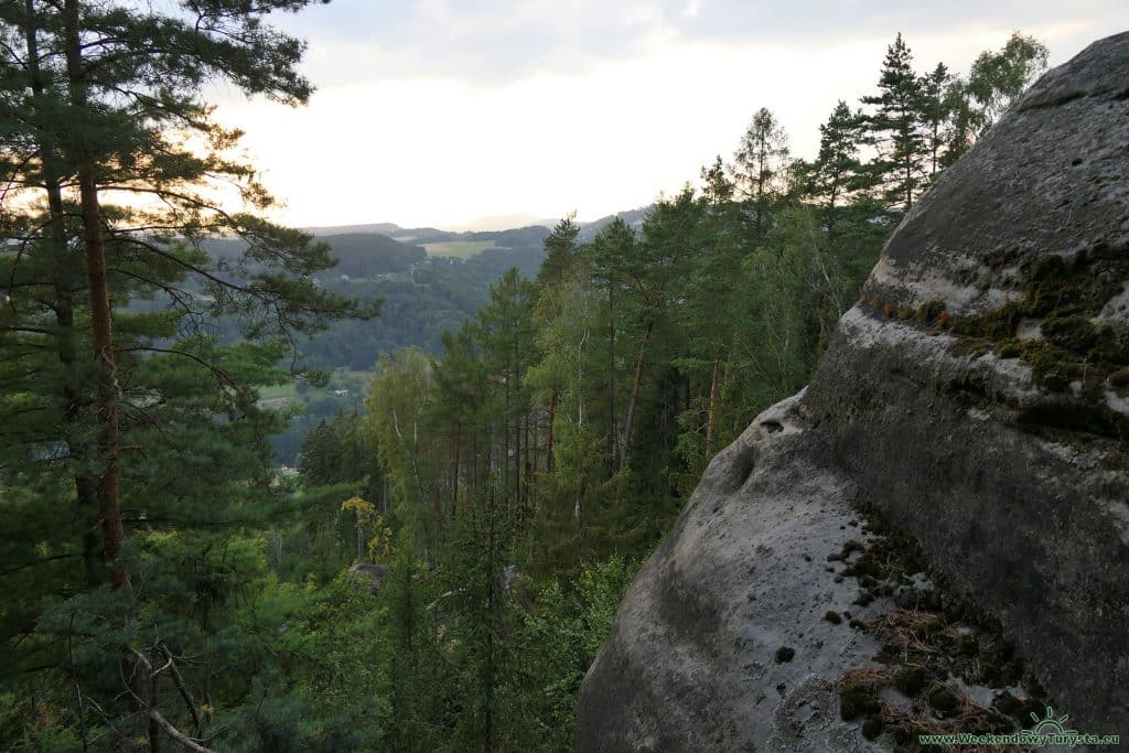 Szlaki po skalnym mieście Besedickie Skały