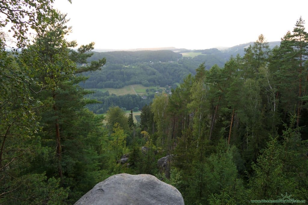 Szlaki po skalnym mieście Besedickie Skały