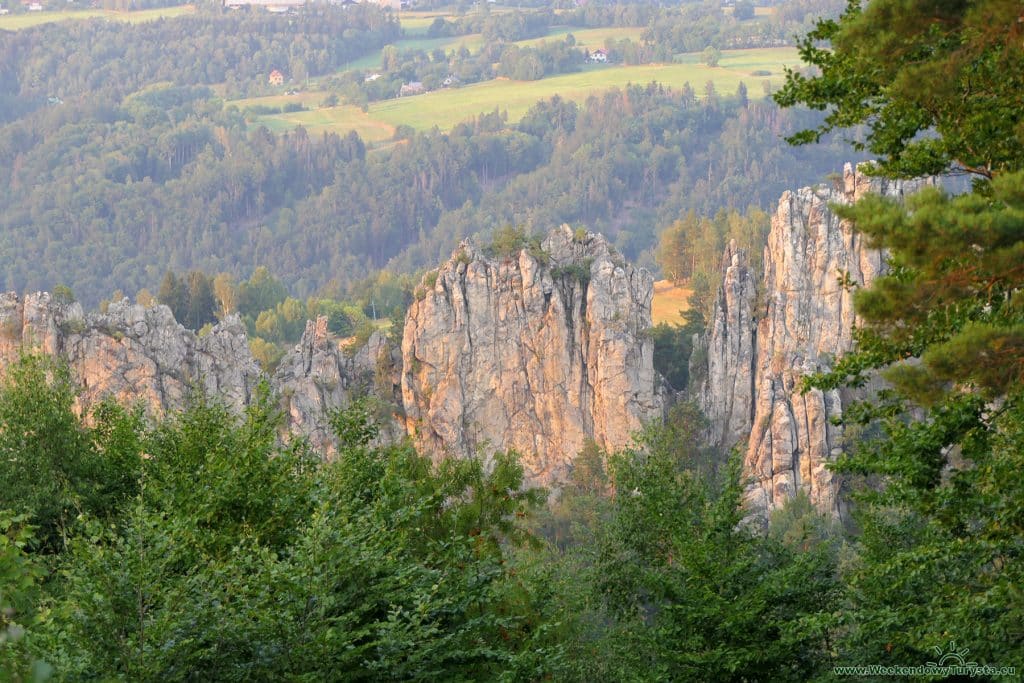 Widok na Suche Skały z góry Sokol