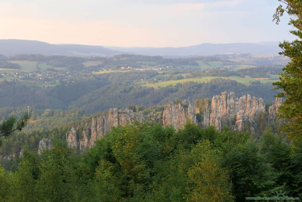 Widok na Suche Skały z góry Sokol