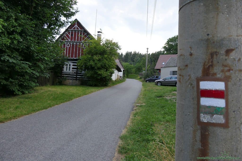 Szlak w kierunku Besedickich Skał