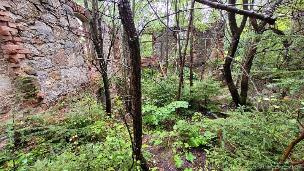 Ruiny schroniska Bergfriedenbaude