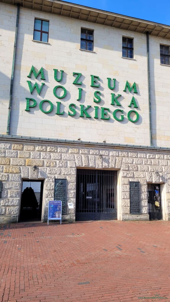 Muzeum Wojska Polskiego - wejście do budynku