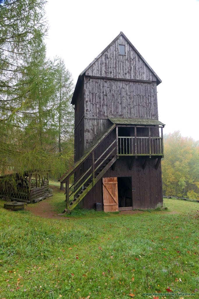 Skansen Pstrążna - wiatrak Koźlak