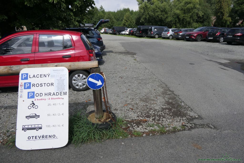 Skalny zamek Sloup - parking