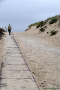 Wejście na plażę w Czołpinie