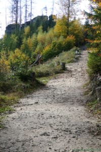 Szlak w kierunku skalnego miasta Ostas