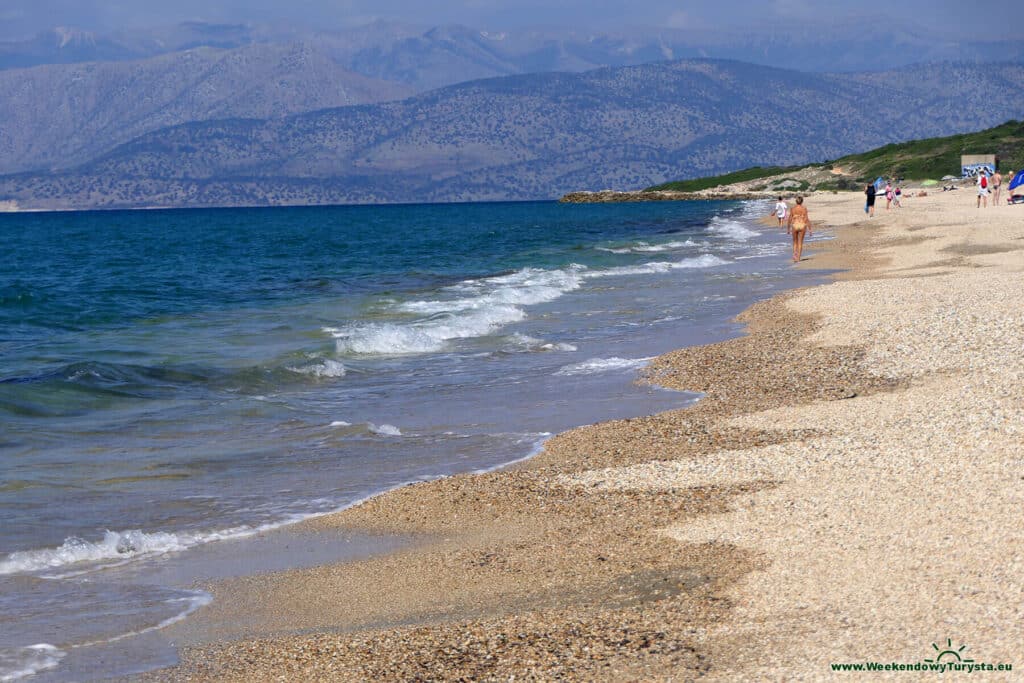 Plaża Almiros na półwyspie Agia Ekaterinia