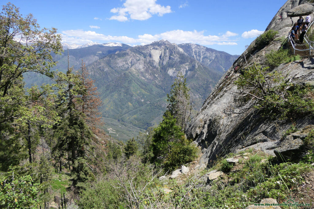 Widok z podejścia pod Moro Rock